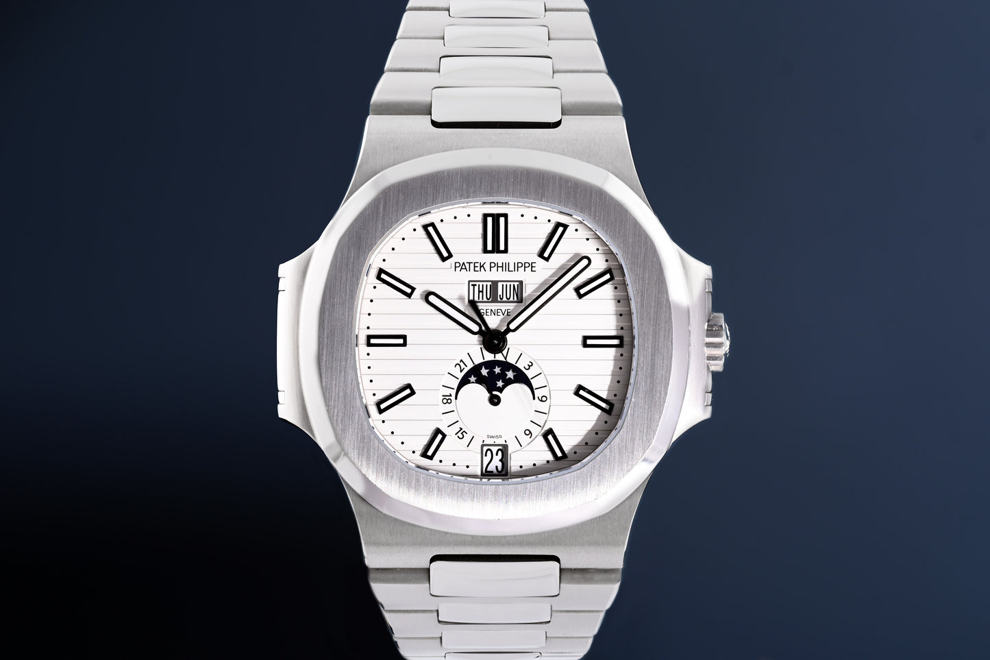 Patek Philippe Nautilus 5726/1A - Full Set