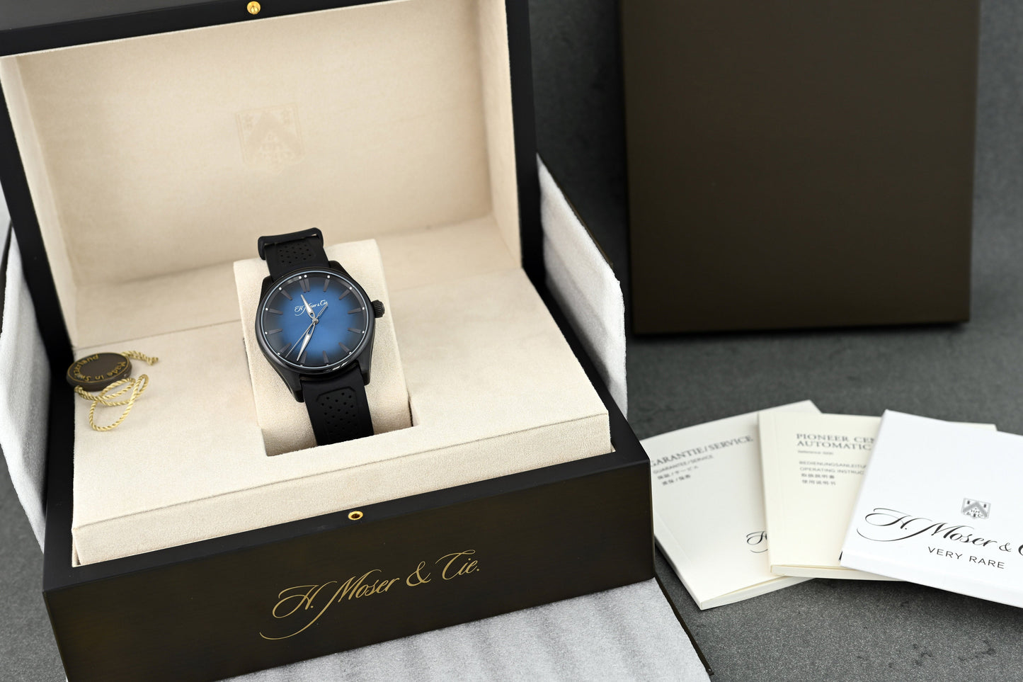 H.Moser & Cie. Pioneer Centre Seconds - DLC - Full Set