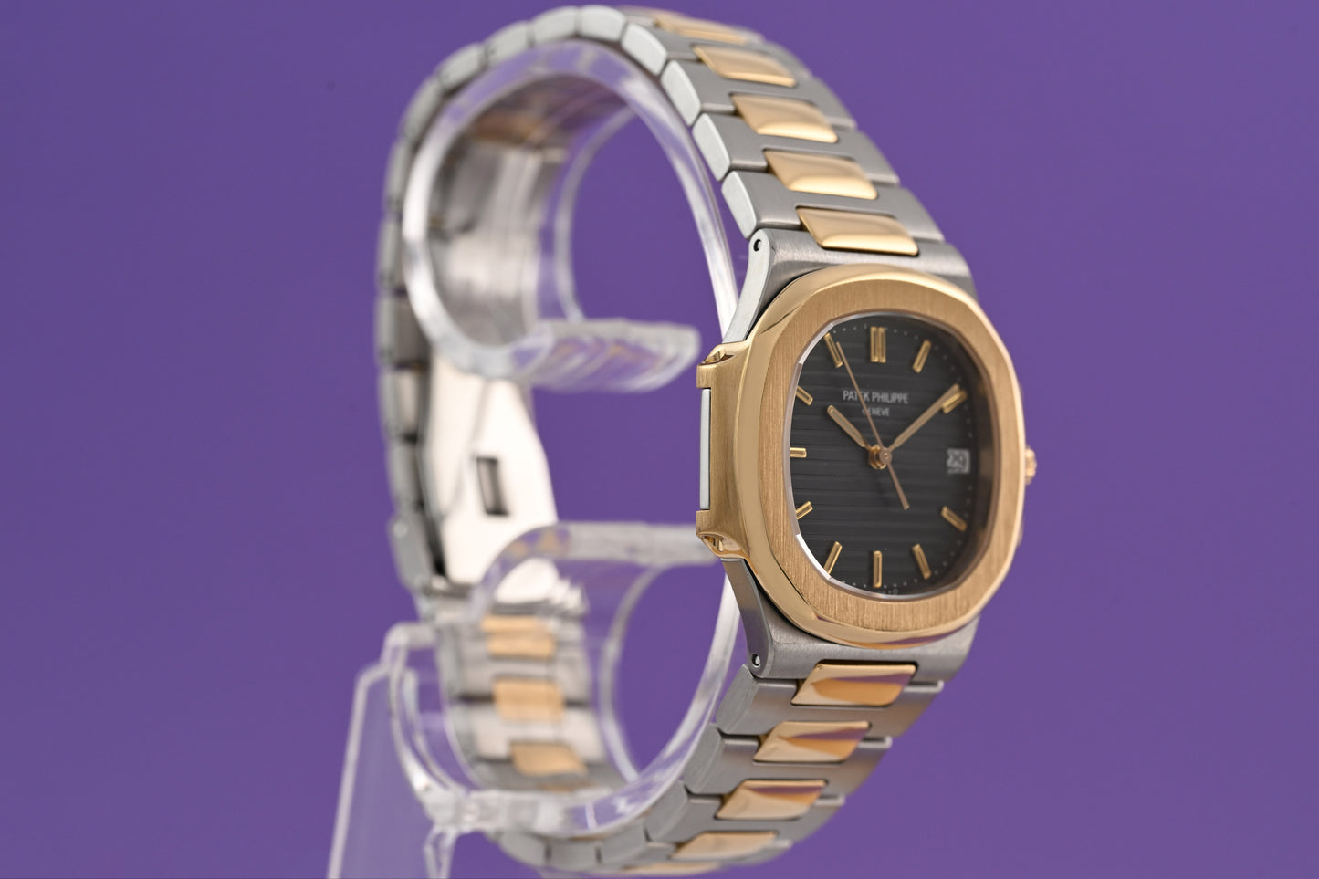 Patek Philippe Nautilus Medium 3700/1 - steel/gold