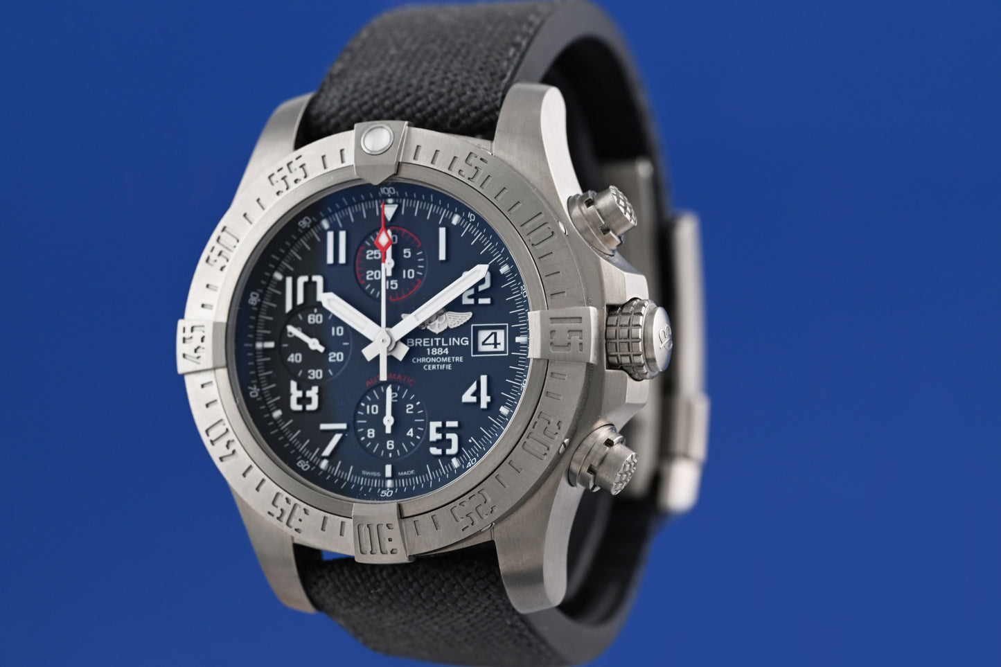 Breitling Avenger Bandit 45 mm - Titanium - Full Set