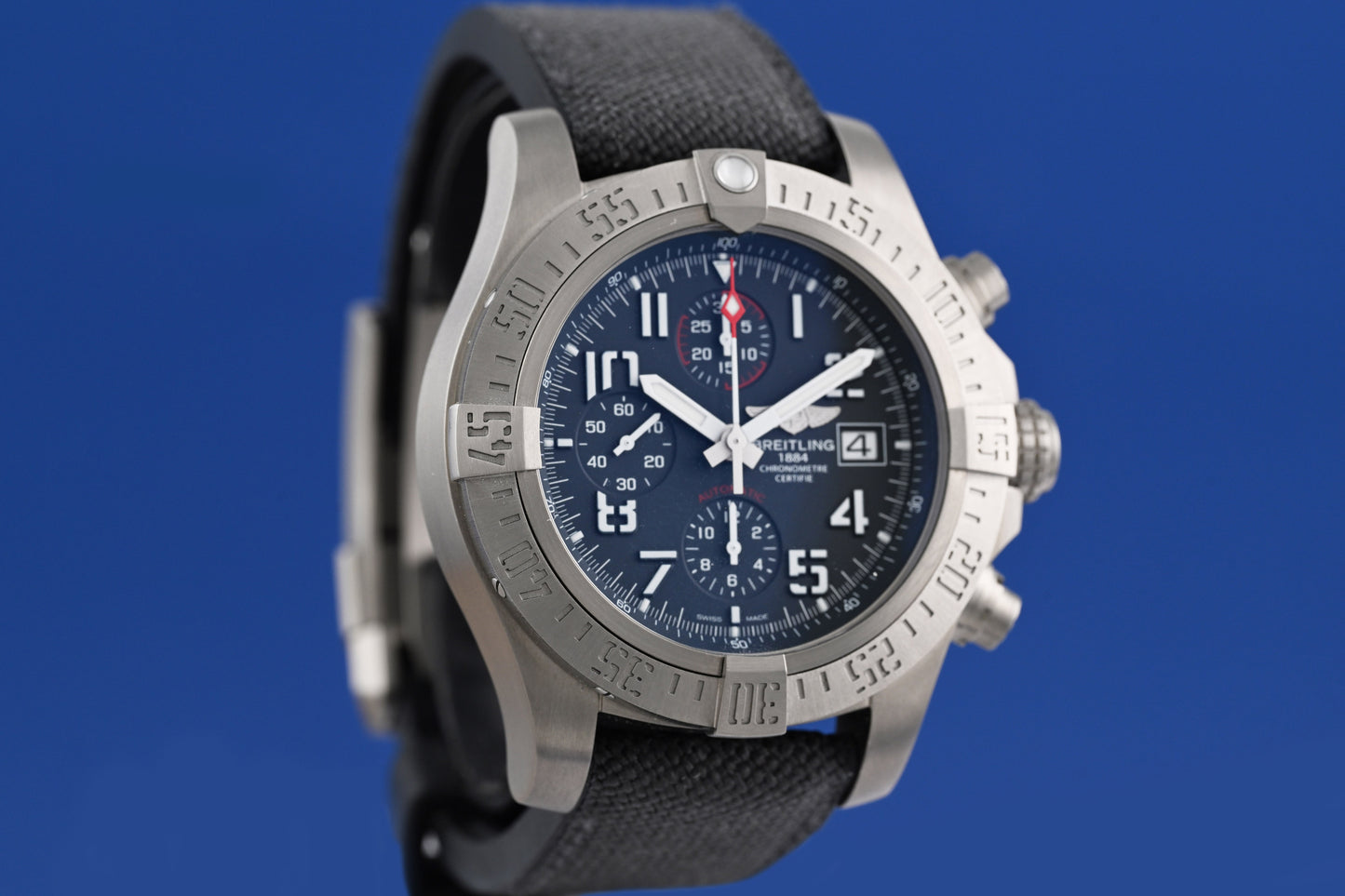 Breitling Avenger Bandit 45 mm - Titanium - Full Set