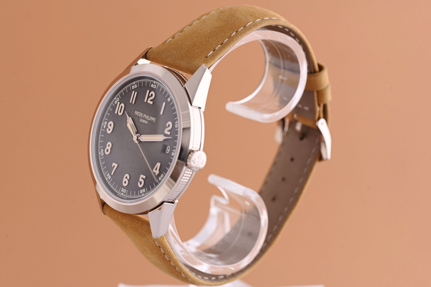 Patek Philippe Calatrava 5226G-001 - Full Set