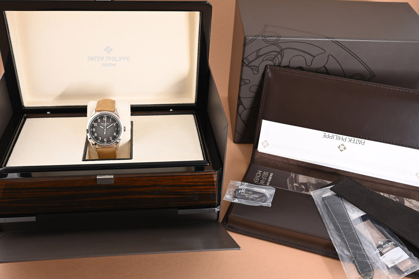 Patek Philippe Calatrava 5226G-001 - Full Set