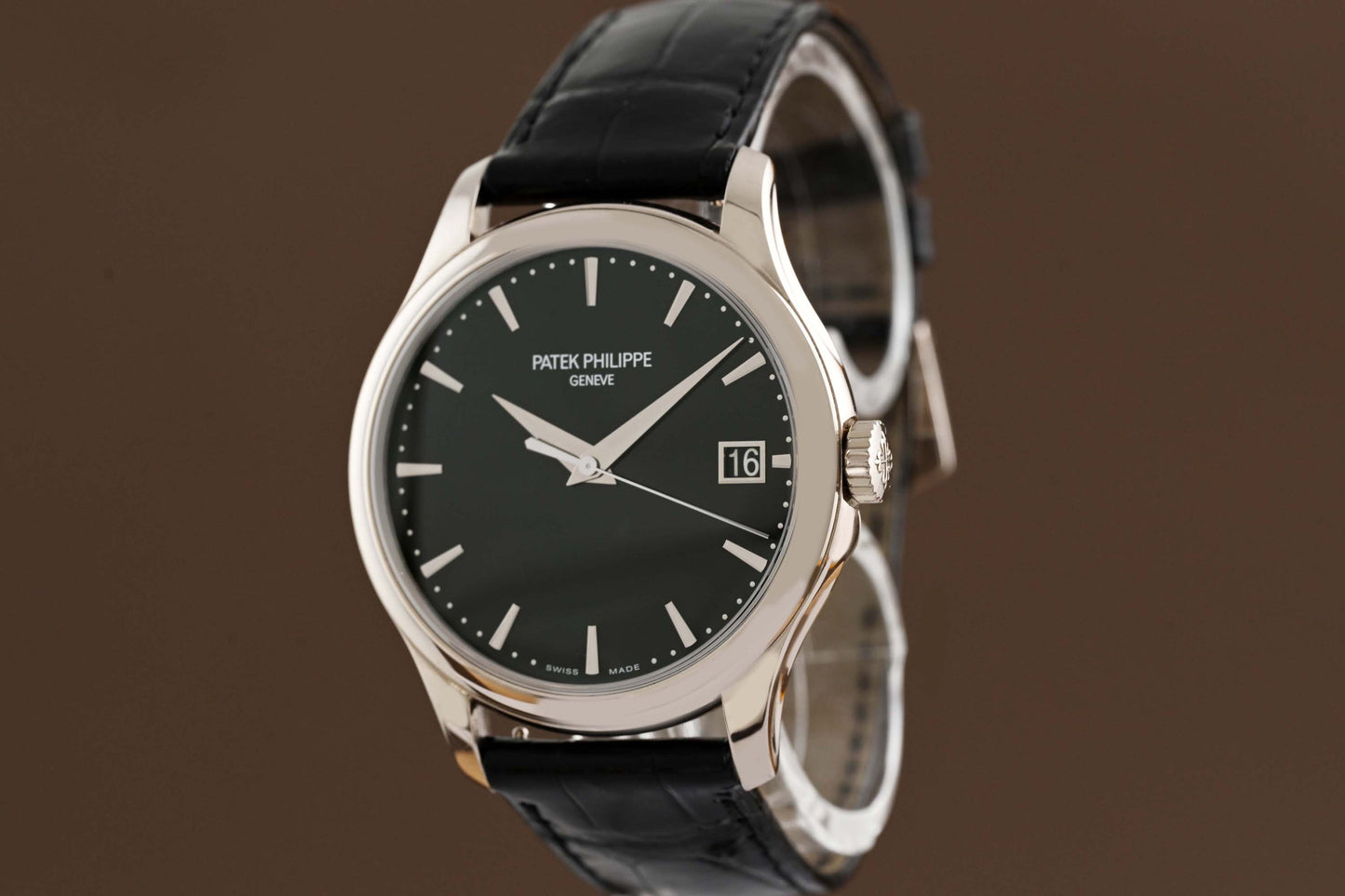 Patek Philippe Calatrava 5227G-001 - Full Set
