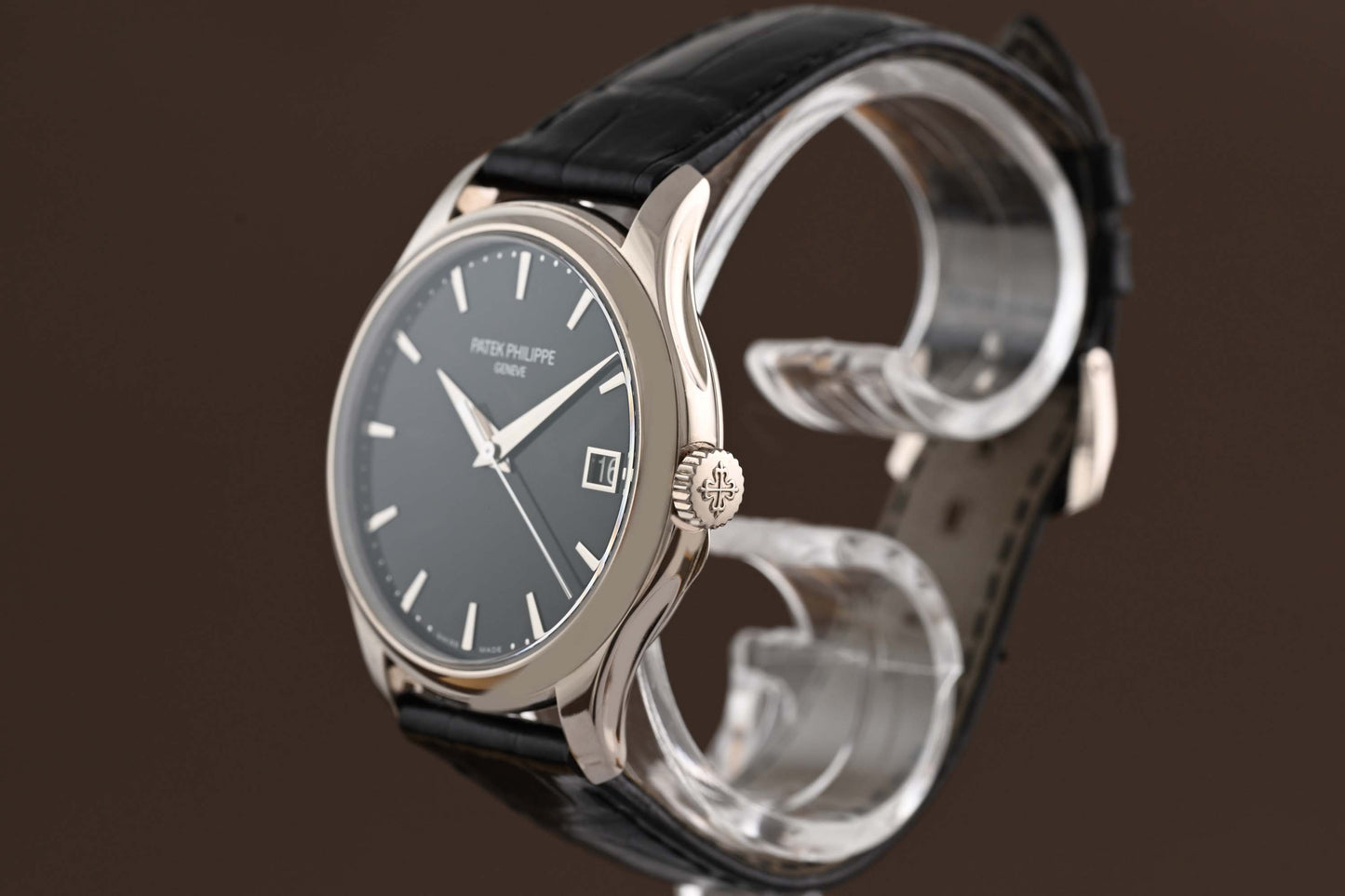 Patek Philippe Calatrava 5227G-001 - Full Set