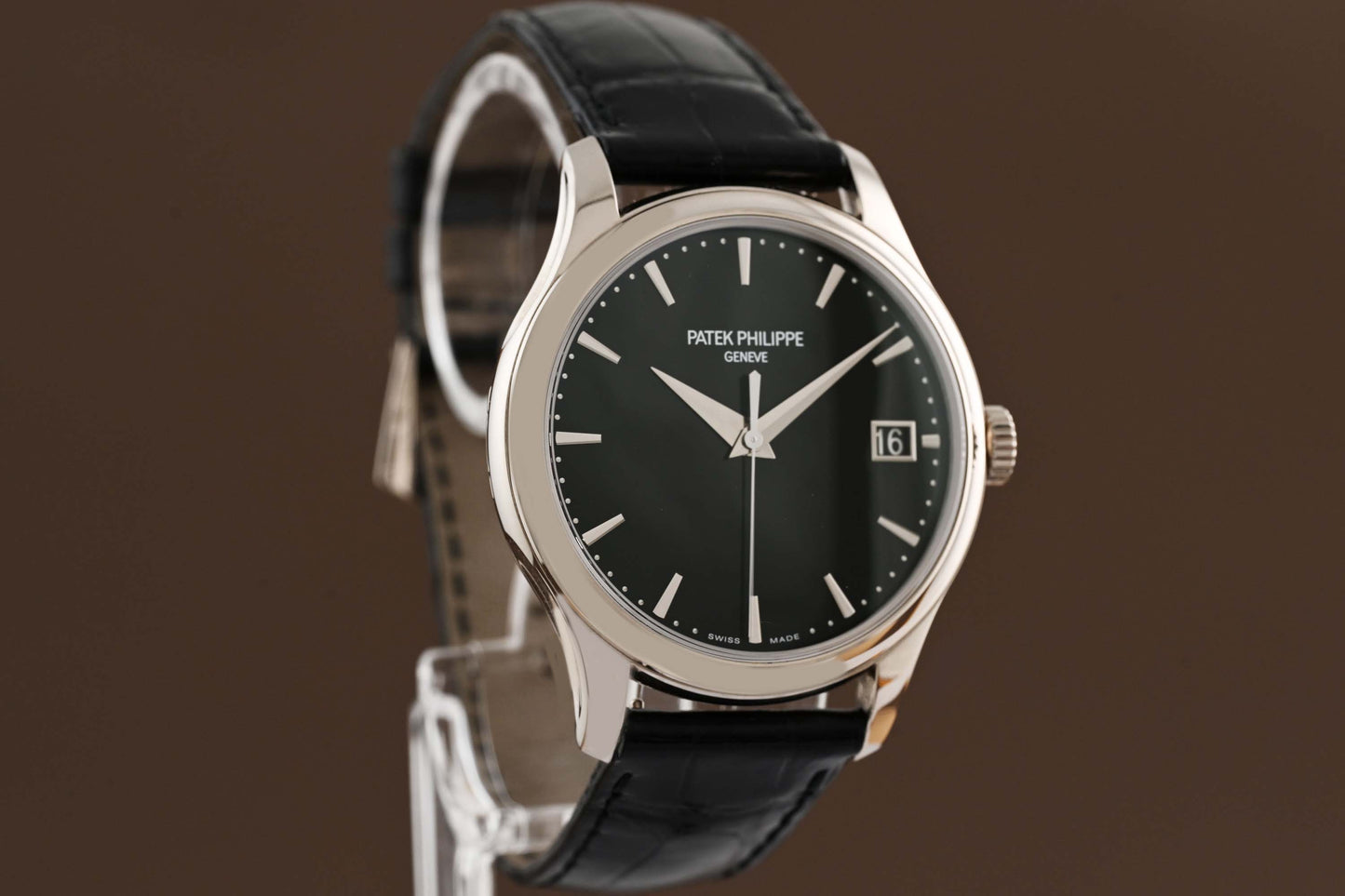 Patek Philippe Calatrava 5227G-001 - Full Set