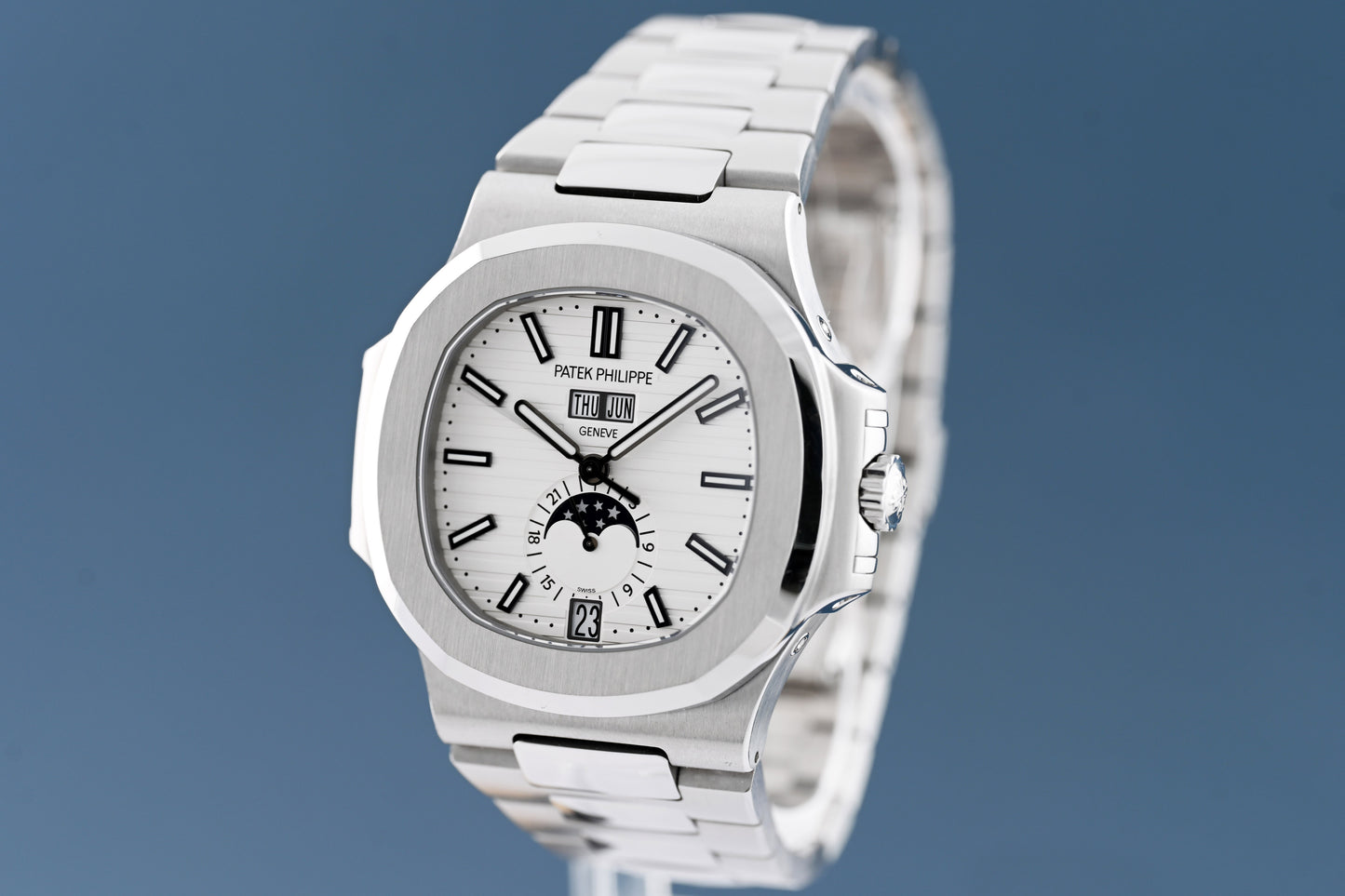 Patek Philippe Nautilus 5726/1A - Full Set