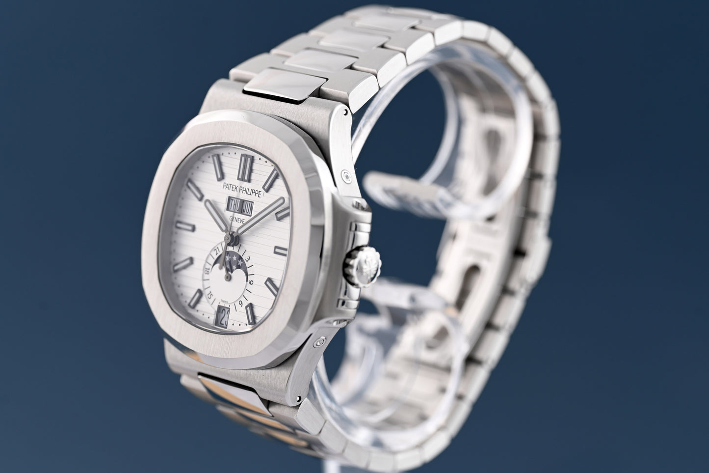 Patek Philippe Nautilus 5726/1A - Full Set