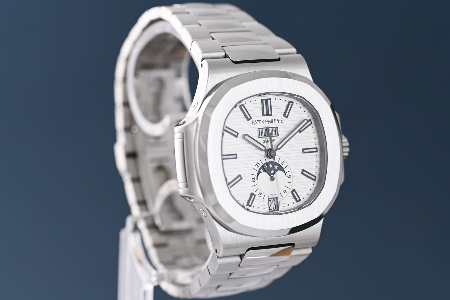 Patek Philippe Nautilus 5726/1A - Full Set