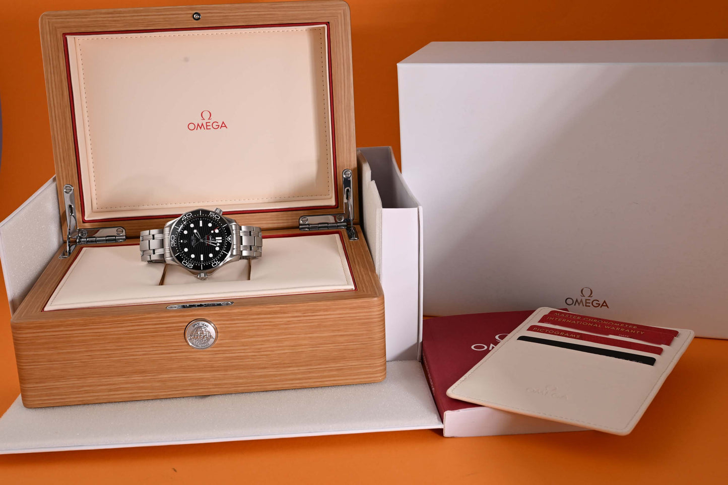 Omega Seamaster Diver 300M - Black Dial - Full Set