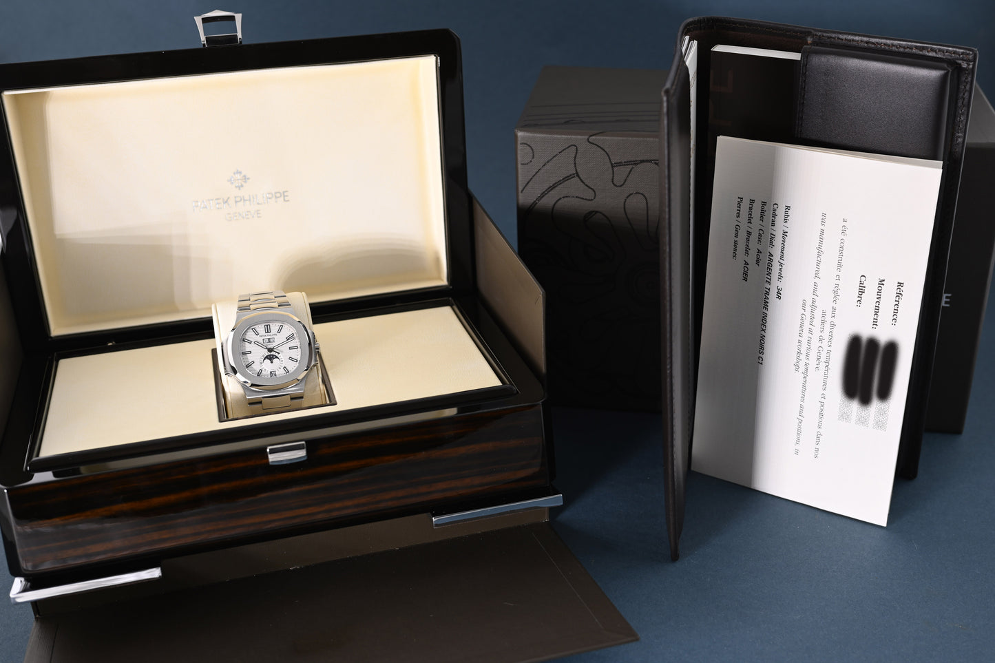 Patek Philippe Nautilus 5726/1A - Full Set