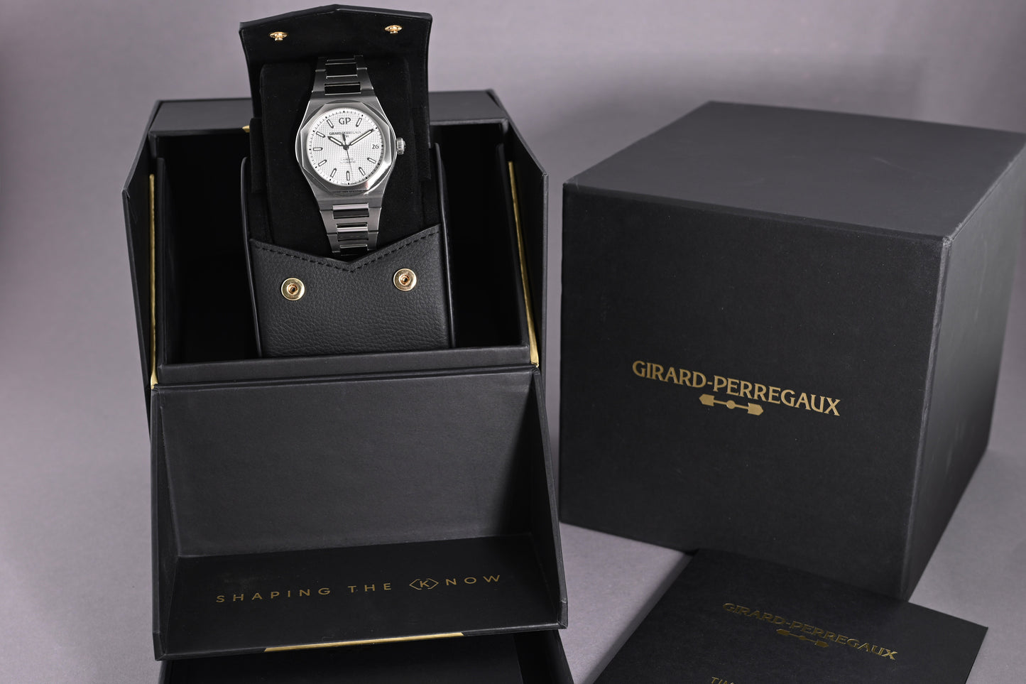 Girard Perregaux Laureato - Full Set