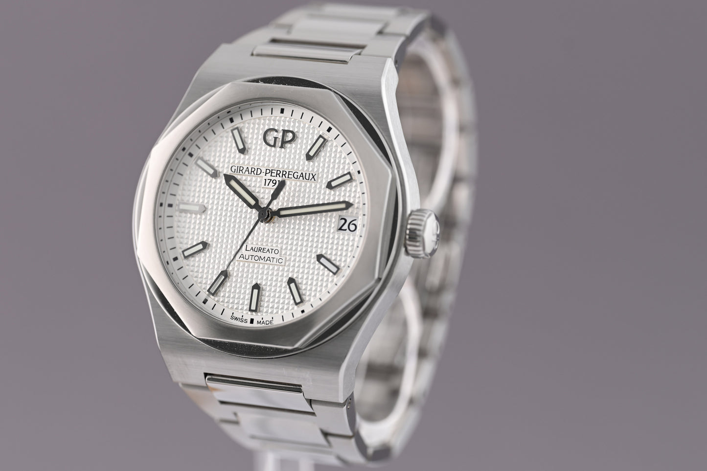 Girard Perregaux Laureato - Full Set