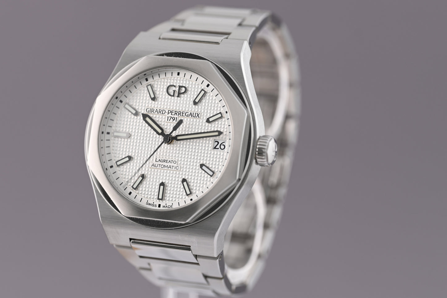 Girard Perregaux Laureato - Full Set