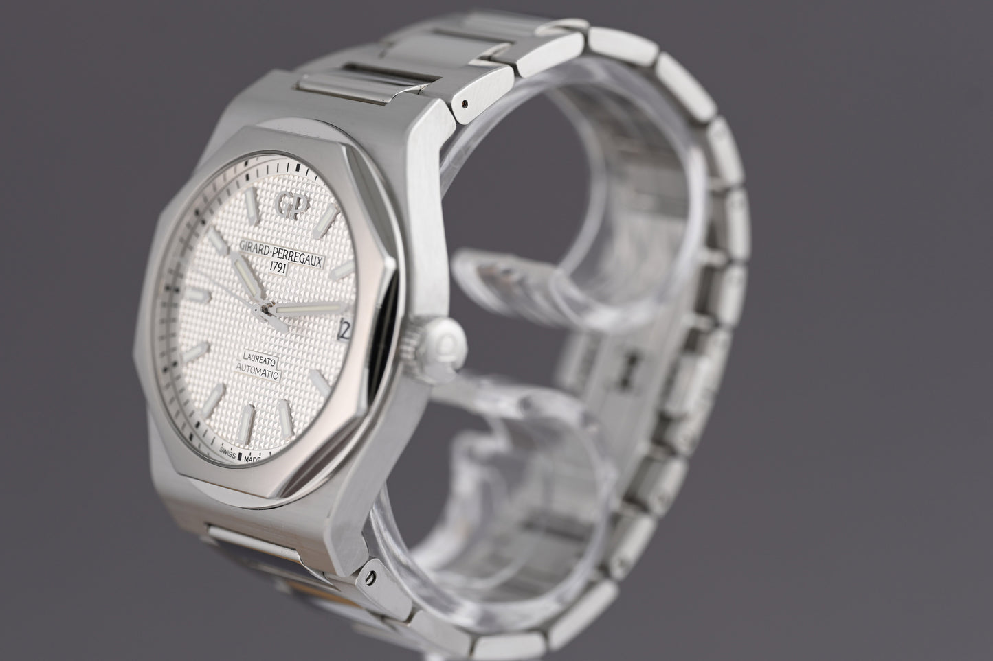 Girard Perregaux Laureato - Full Set