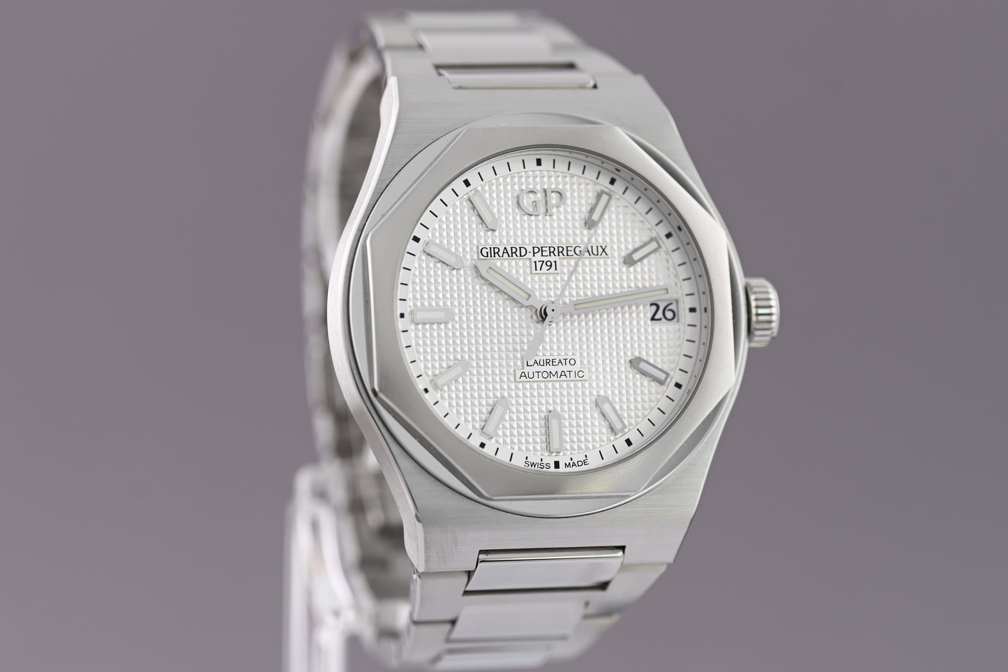 Girard Perregaux Laureato - Full Set