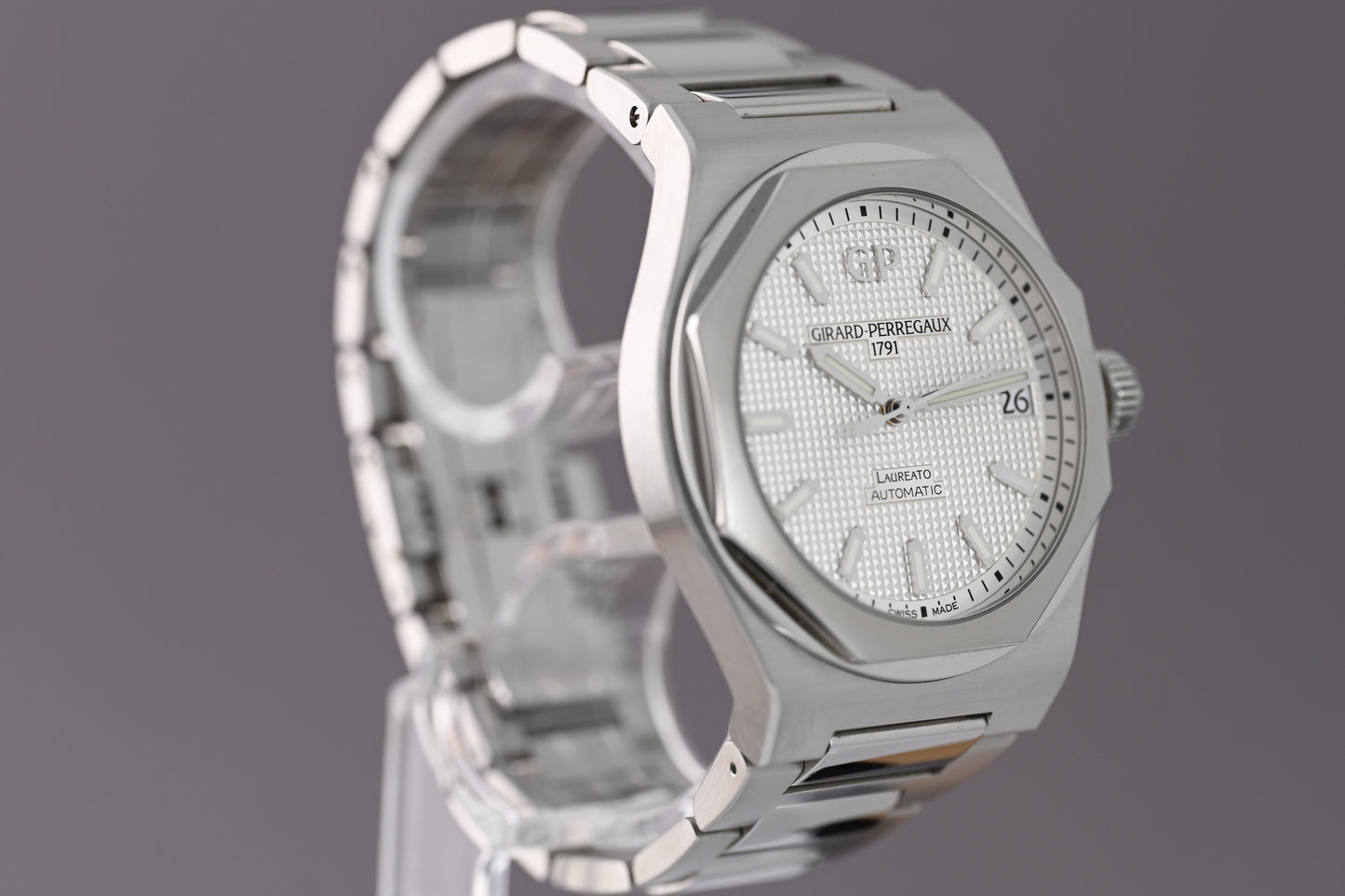 Girard Perregaux Laureato - Full Set