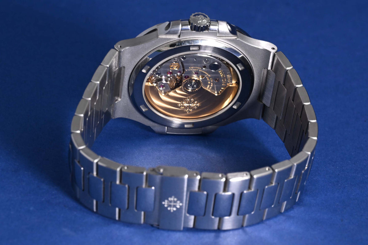 Patek Philippe Nautilus 5711/1A-010 - Full Set - Like NEW