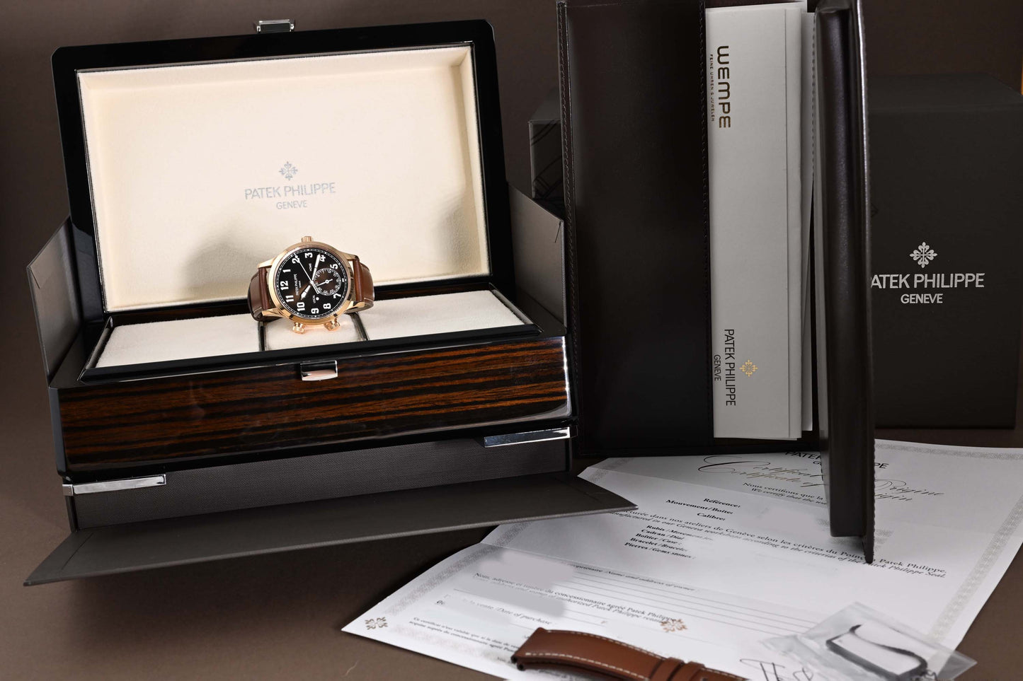 Patek Philippe Calatrava Pilot Travel Time 5524R-001 - Sunburst Brown Dial - Full Set