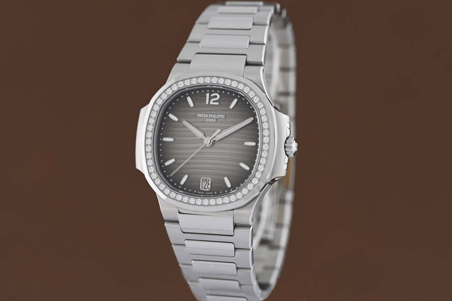 Patek Philippe Nautilus 7118/1200A - Full Set
