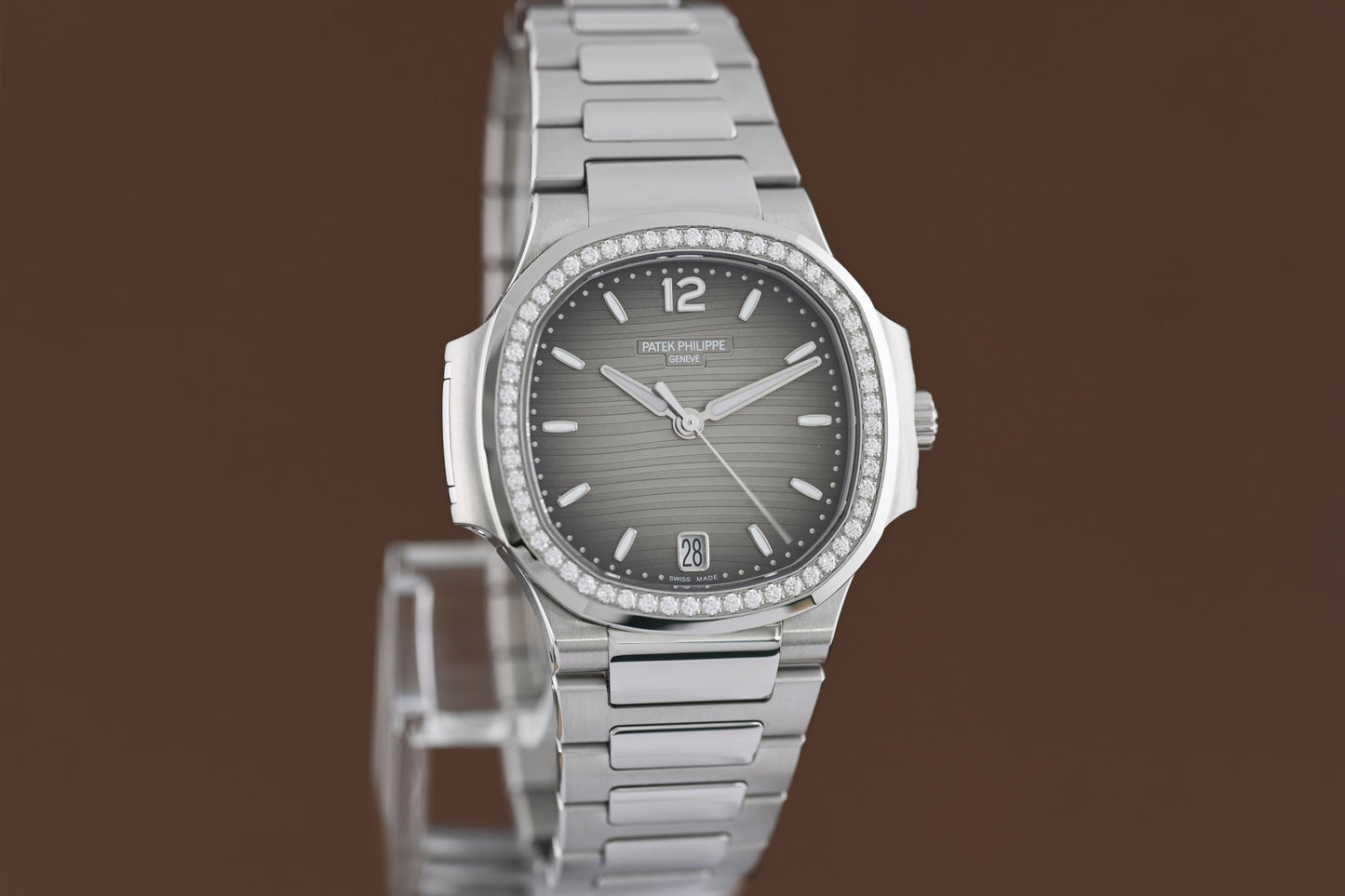 Patek Philippe Nautilus 7118/1200A - Full Set
