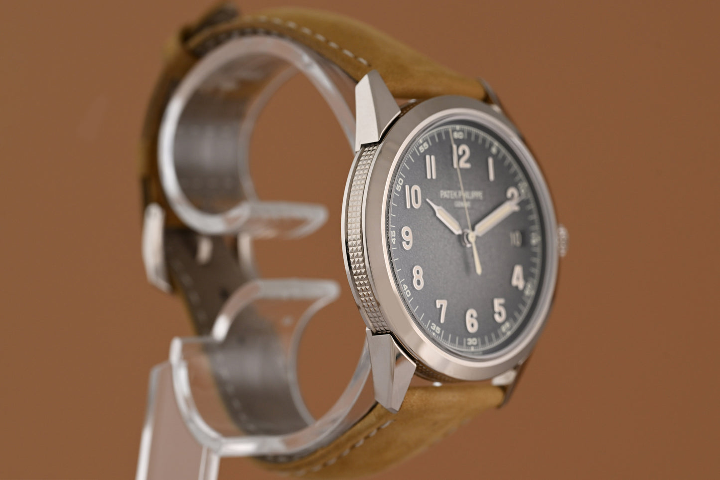 Patek Philippe Calatrava 5226G-001 - Full Set