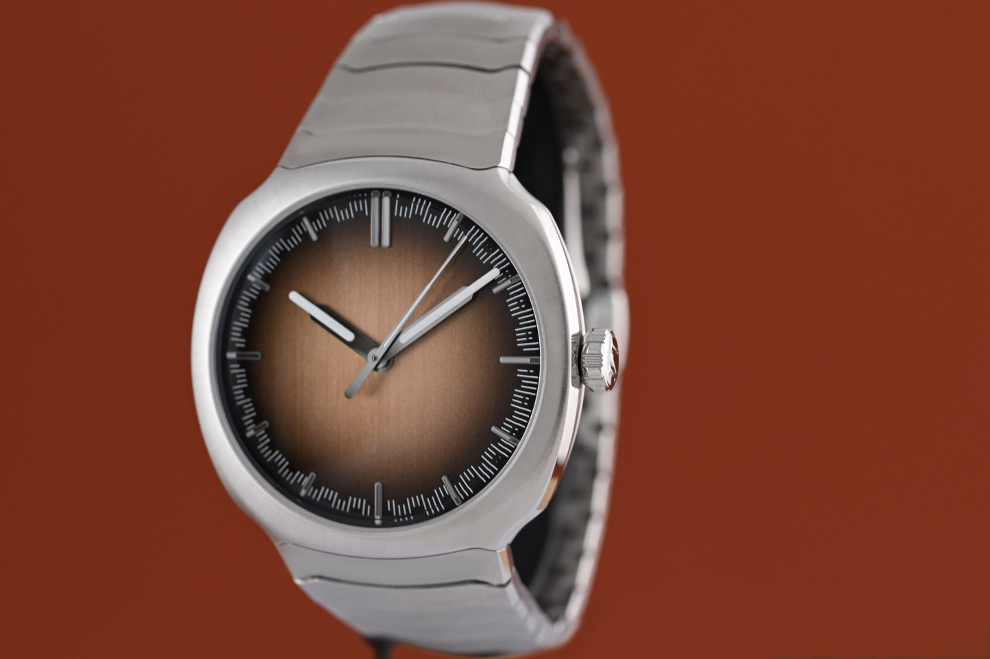 H.Moser & Cie Streamliner - Smoked Salmon Dial - Full Set - NEW