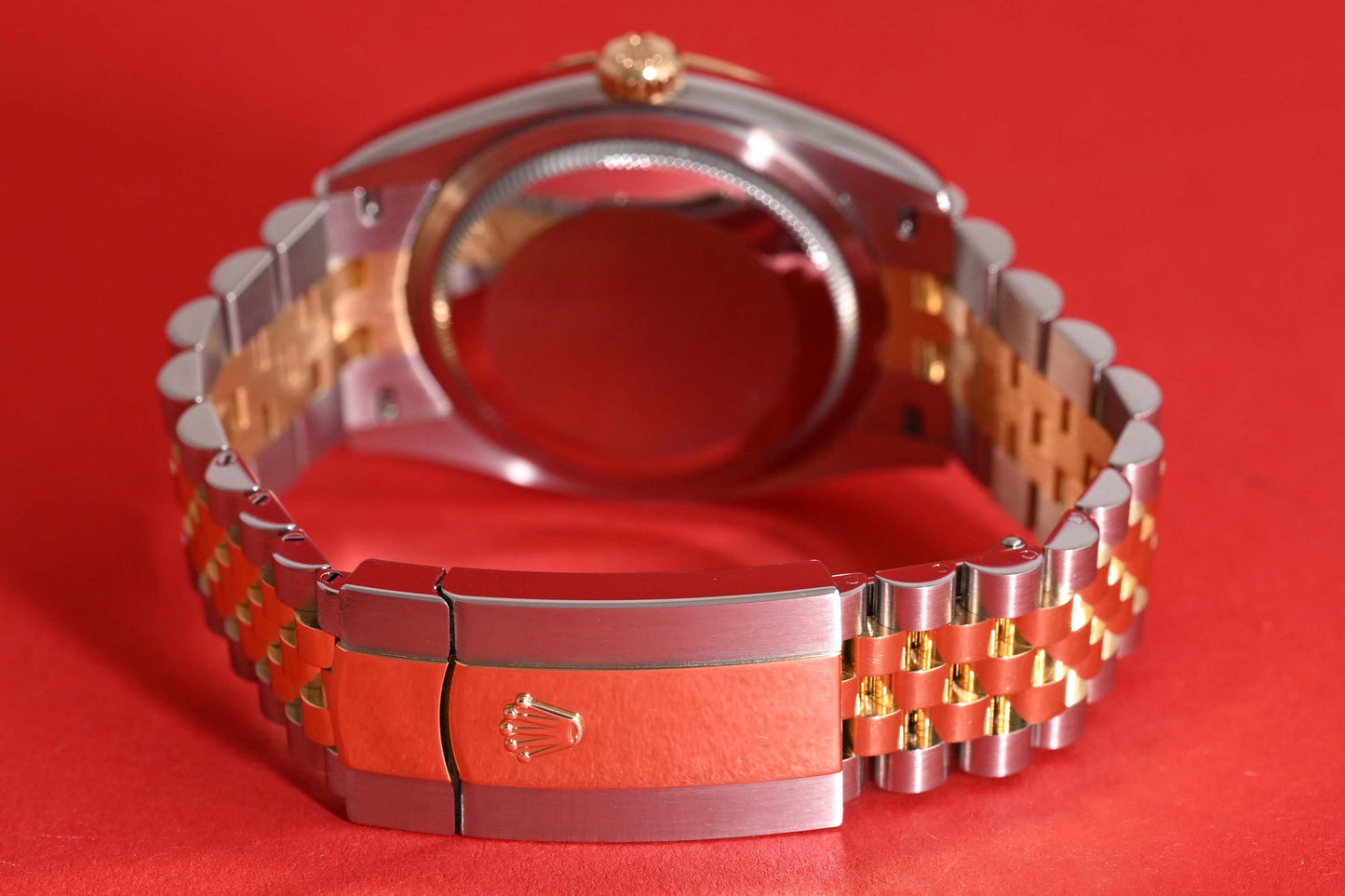 Rolex Oyster Perpetual Datejust 126233 - Full Set - Gold Dial - Like NEW