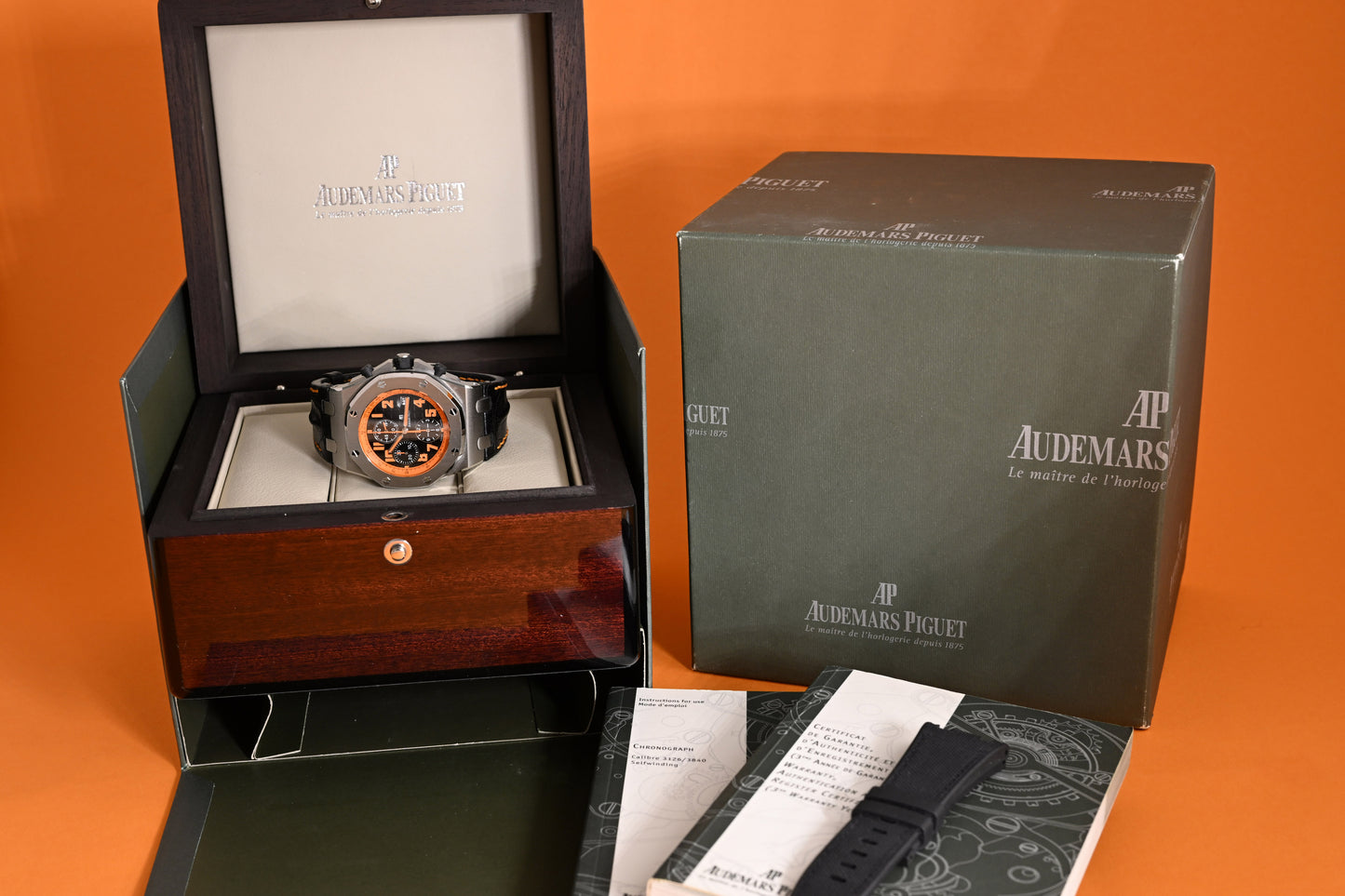 Audemars Piguet Royal Oak Offshore Chronograph "Volcano" - Full Set