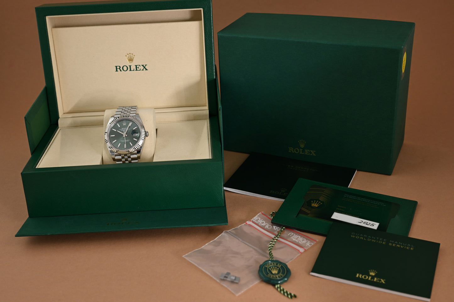 Rolex Datejust 41 - 126334 - Green Dial - Full Set - Like New 2025