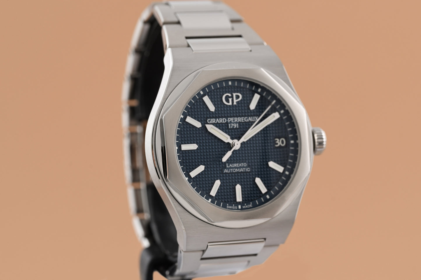 Girard Perregaux Laureato - Blue Dial - Full Set