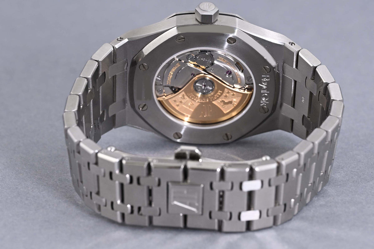 Audemars Piguet Royal Oak - 15300ST - White Dial - Full Set