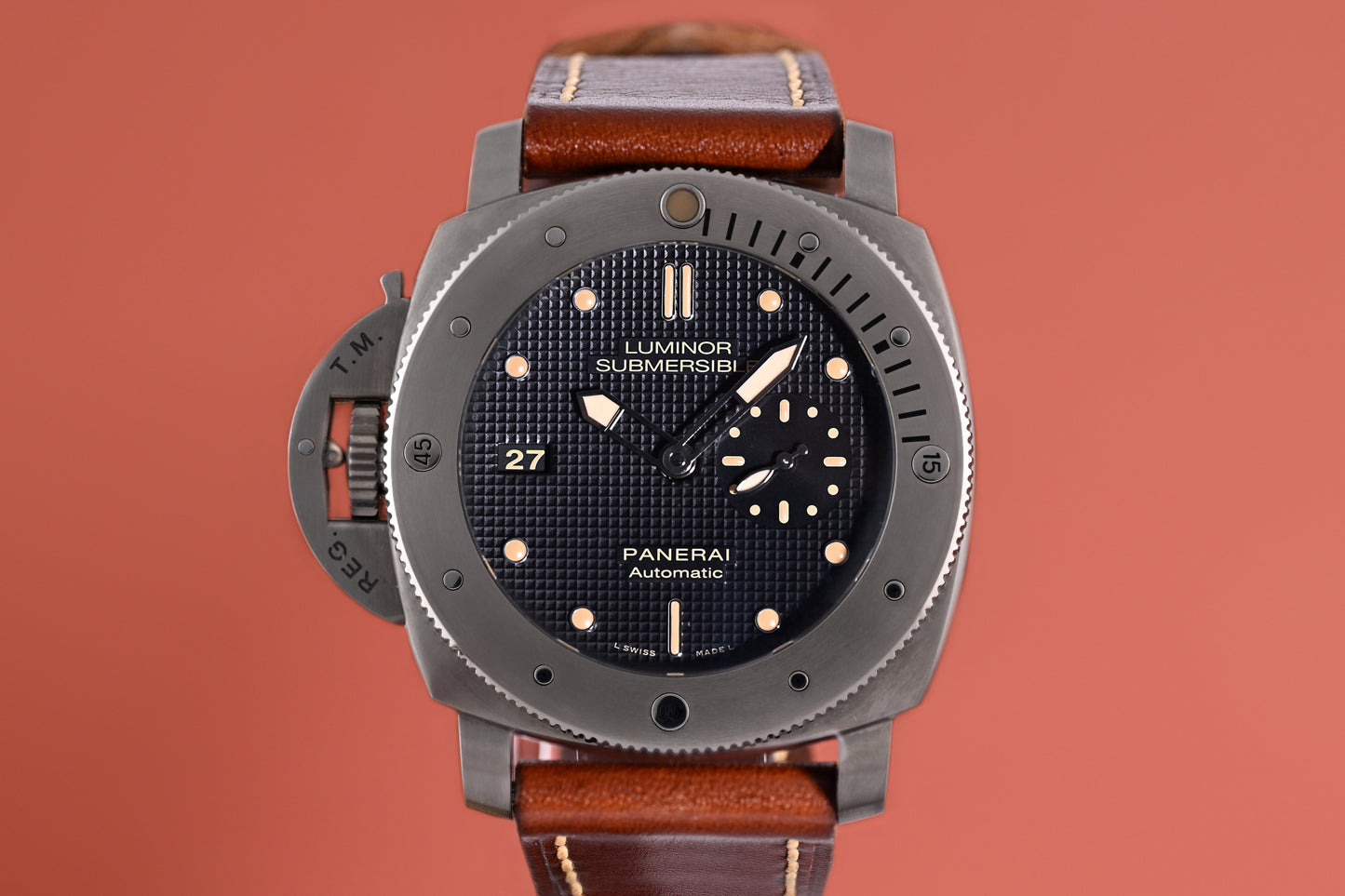 Panerai Luminor Submersible - PAM00569 - Titanium - Full Set