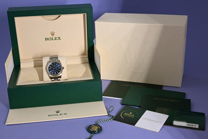 Rolex Oyster Perpetual 34 mm 124200 - Full Set - Blue Dial