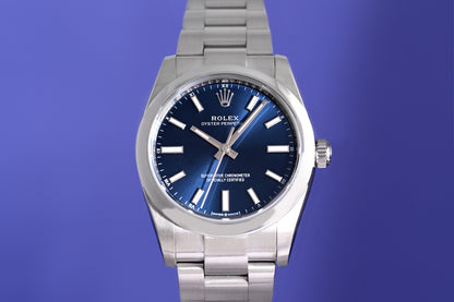 Rolex Oyster Perpetual 34 mm 124200 - Full Set - Blue Dial