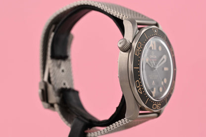 Omega Seamaster Diver 300M - James Bond - Full Set