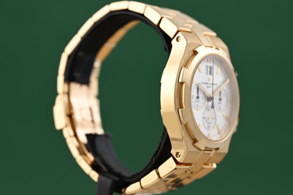 Vacheron Constantin Overseas Chronograph - 18k Yellow Gold - Full Set