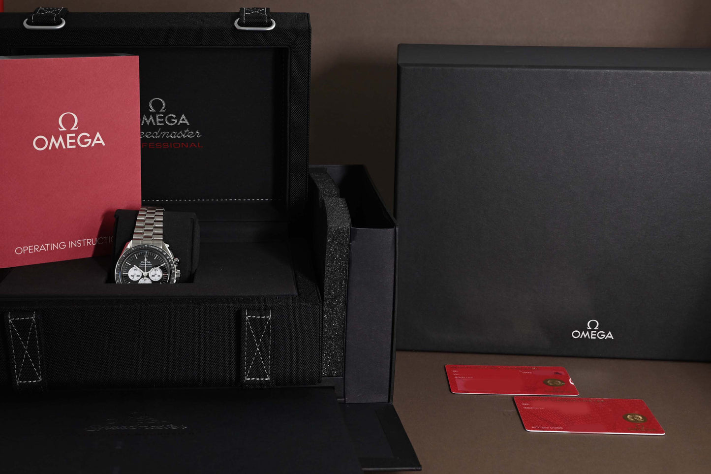 Omega Speedmaster Moonwatch Professional - Reverse Panda - Full Set