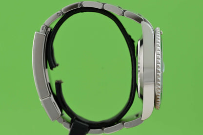 Rolex Submariner 116610LV - Full Set - Hulk