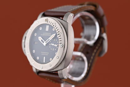 Panerai Luminor Submersible - PAM00569 - Titanium - Full Set