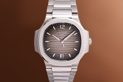 Patek Philippe Nautilus 7118/1A-011 - Full Set