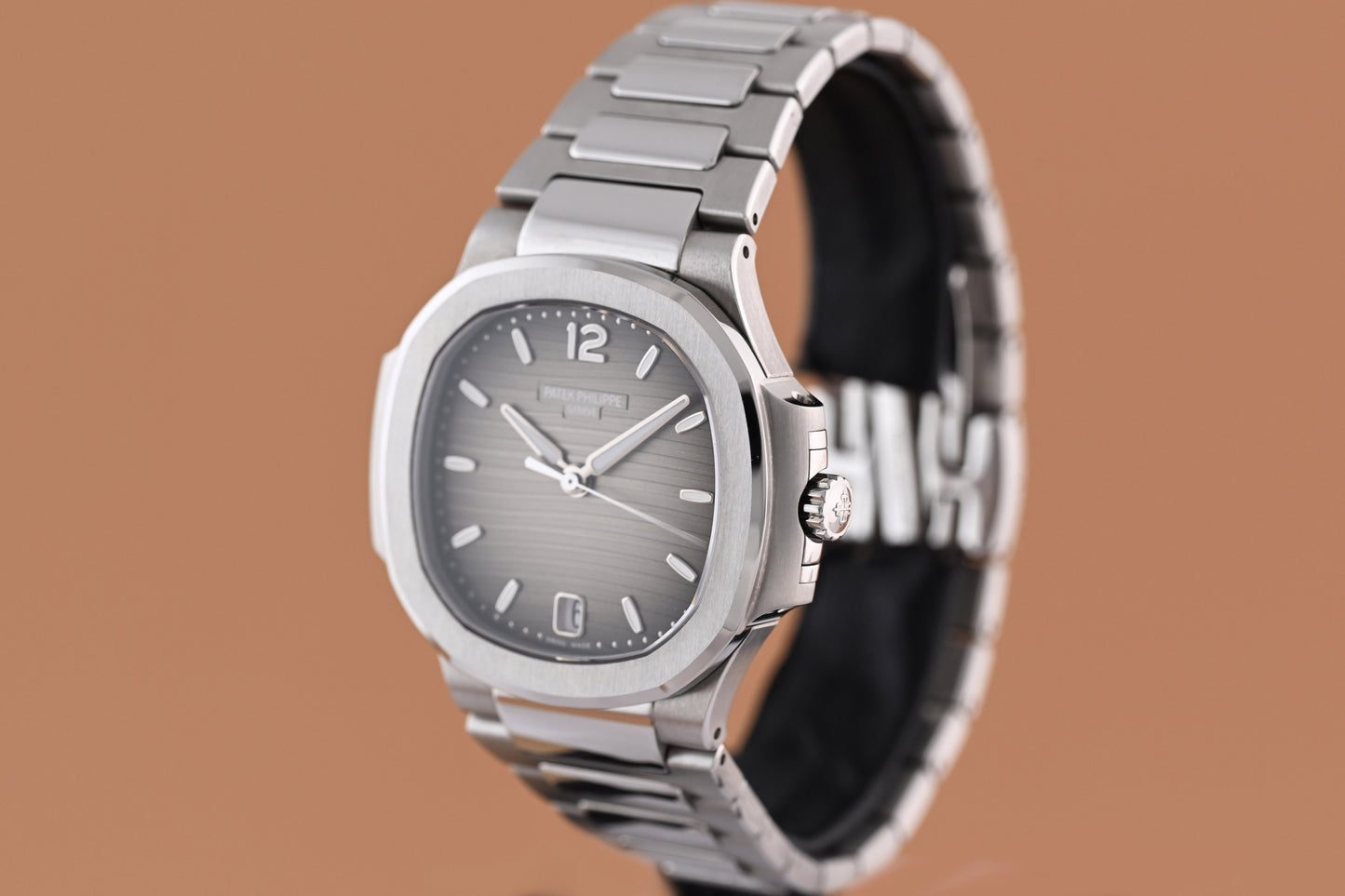 Patek Philippe Nautilus 7118/1A-011 - Full Set