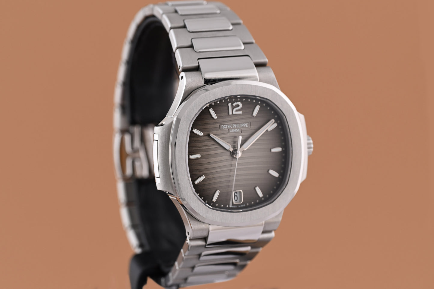 Patek Philippe Nautilus 7118/1A-011 - Full Set