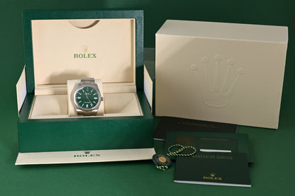 Rolex Oyster Perpetual 41mm 124300 - Full Set - Green Dial