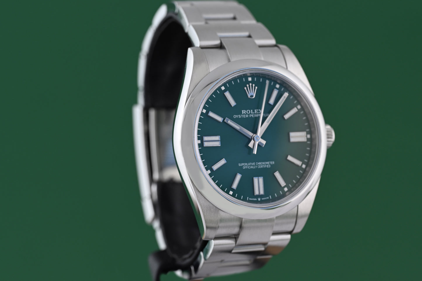 Rolex Oyster Perpetual 41mm 124300 - Full Set - Green Dial