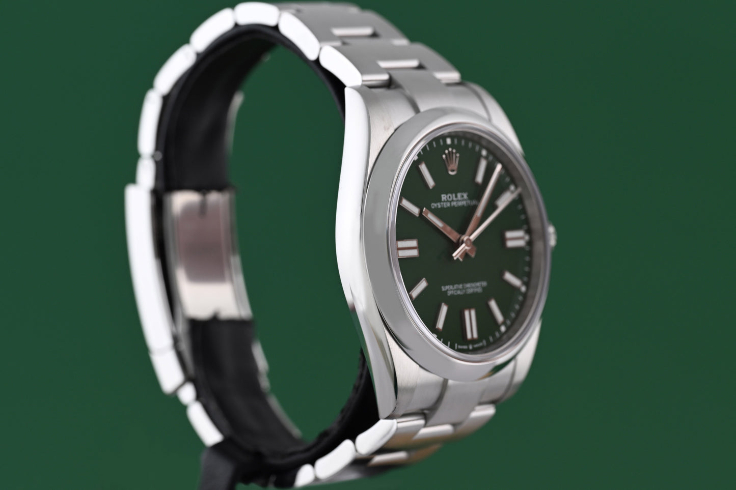 Rolex Oyster Perpetual 41mm 124300 - Full Set - Green Dial