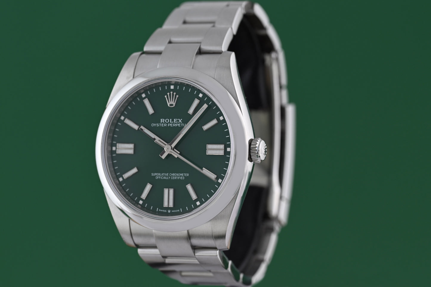 Rolex Oyster Perpetual 41mm 124300 - Full Set - Green Dial