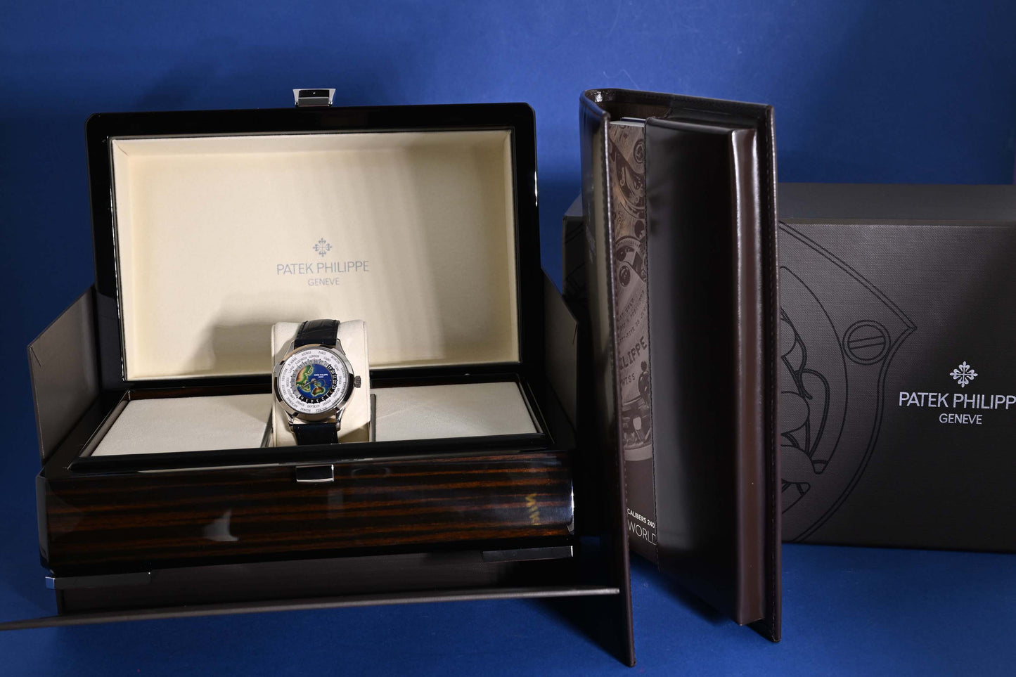 Patek Philippe World Time 5231G-001 - Rare Handcrafts - Full Set