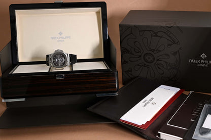 Patek Philippe Nautilus Annual Calendar 5726A - Full Set - Grey Dial