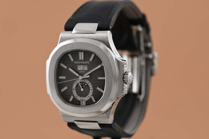 Patek Philippe Nautilus Annual Calendar 5726A - Full Set - Grey Dial